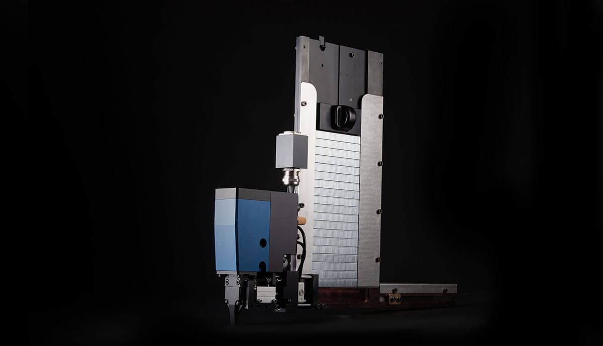 Clog stapler with high loading magazine